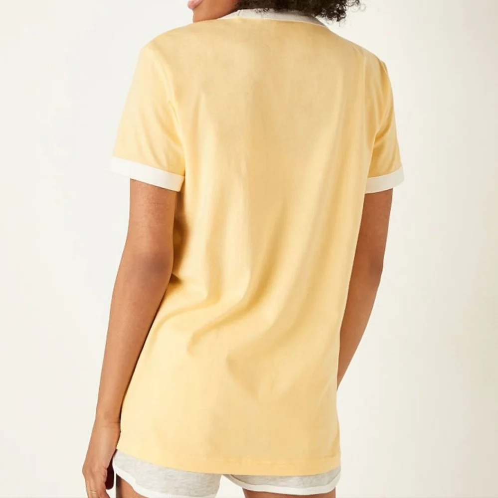 VS PINK RINGER TEE & HERITAGE SHORTS SET - Picture 7 of 14